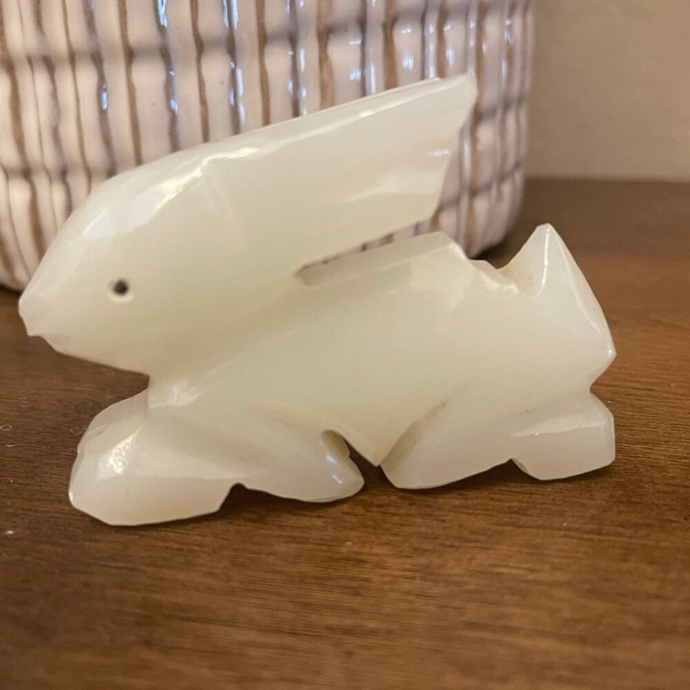 Carved Onyx bunny rabbit Asian figurine collectible